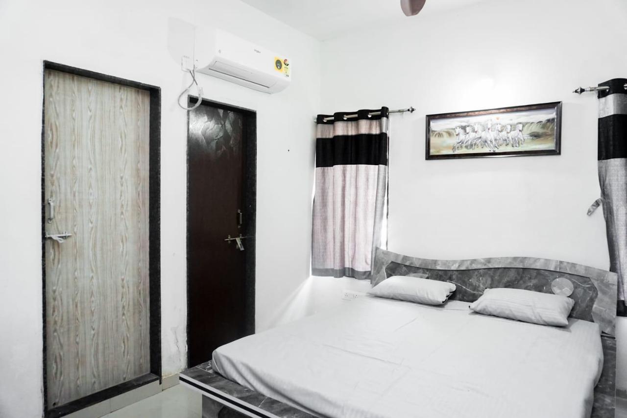 Mahadev Premium Homestay Garudeshwar Luaran gambar