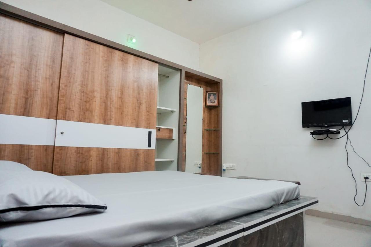 Mahadev Premium Homestay Garudeshwar Luaran gambar