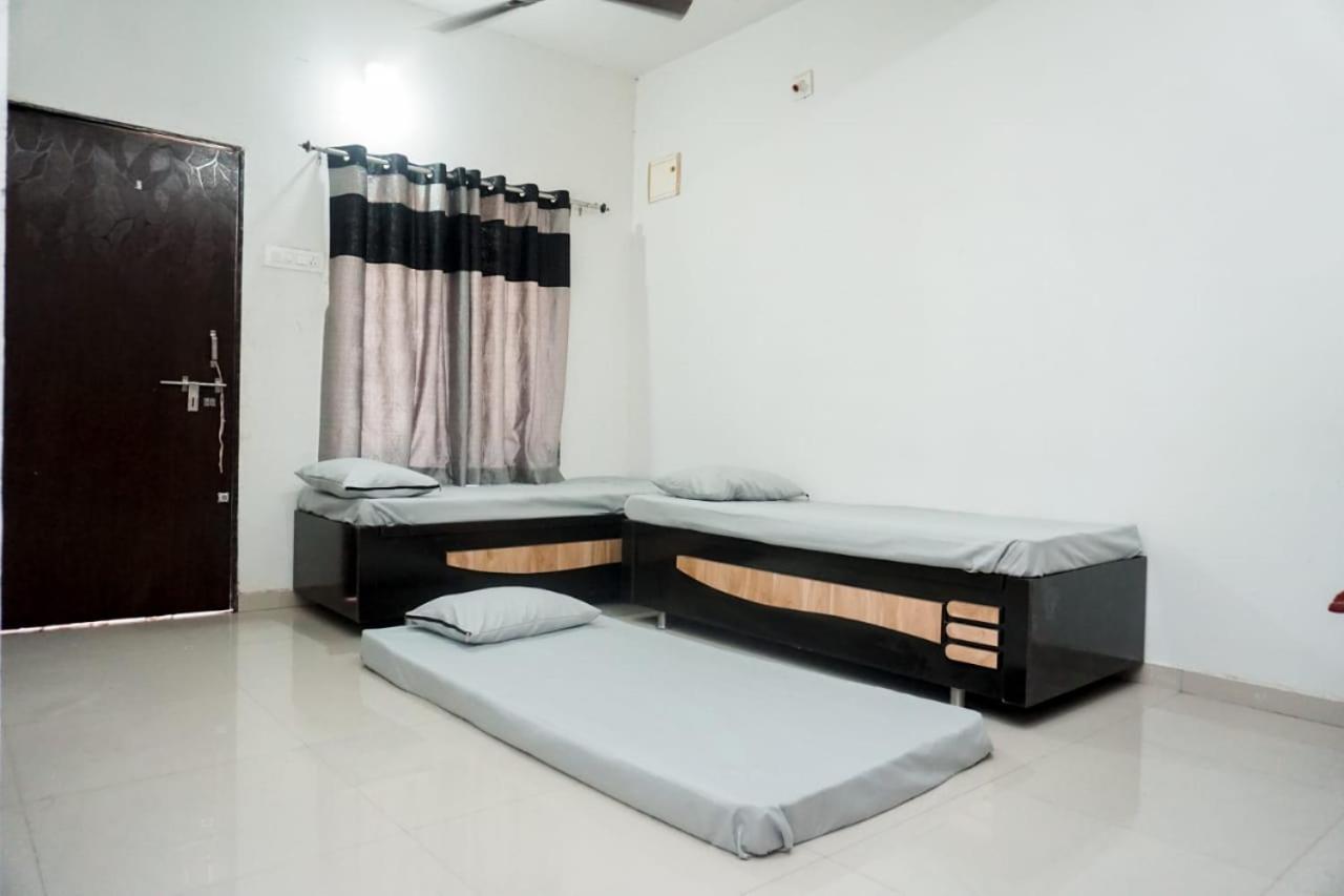 Mahadev Premium Homestay Garudeshwar Luaran gambar